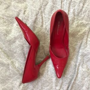 BCBG pumps